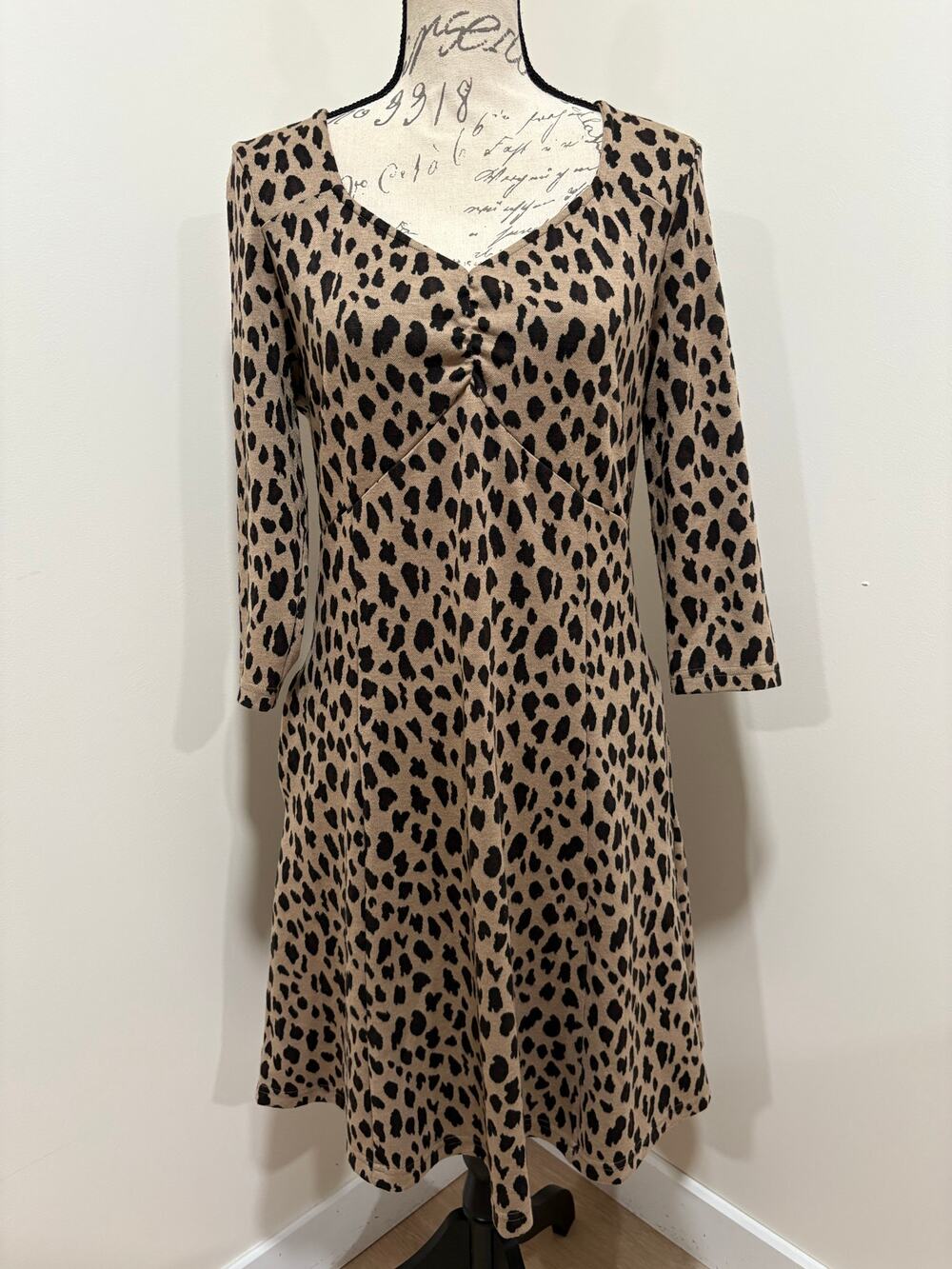 Suzanne Betro Leopard Print 3/4 Sleeve Sweater Dress Size Small